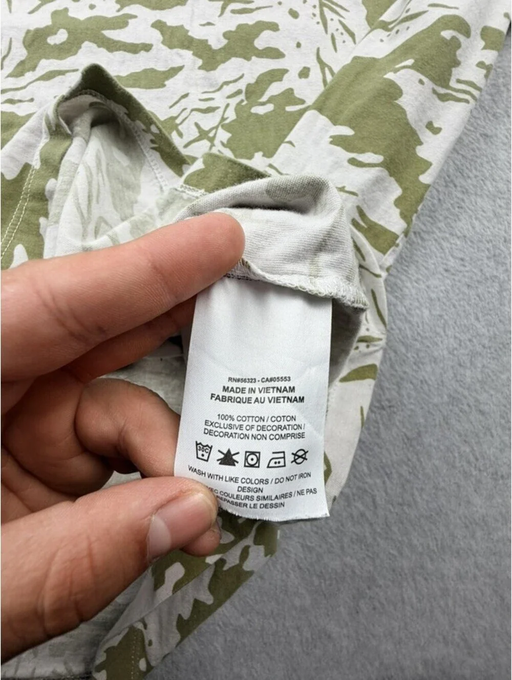 Nike The Nike Tee Mens Small S Green Camouflage Short Sleeve T Shirt DR7819-100